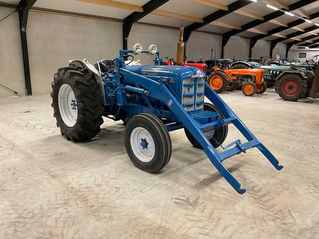Fordson major super oldtimer tractor - afbeelding 13 van  18