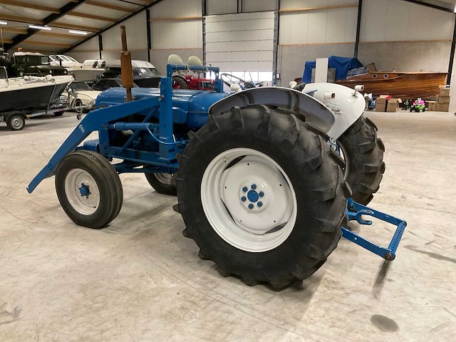 Fordson major super oldtimer tractor - afbeelding 16 van  18