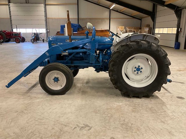 Fordson major super oldtimer tractor - afbeelding 17 van  18