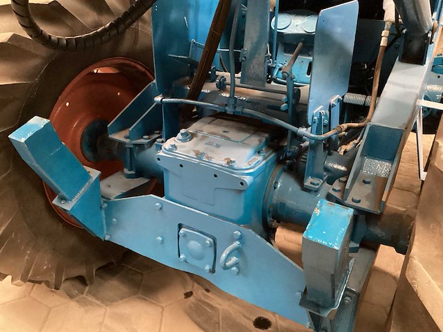 Fordson super major oldtimer tractor - afbeelding 4 van  13