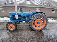 Fordson super major oldtimer tractor - afbeelding 7 van  12
