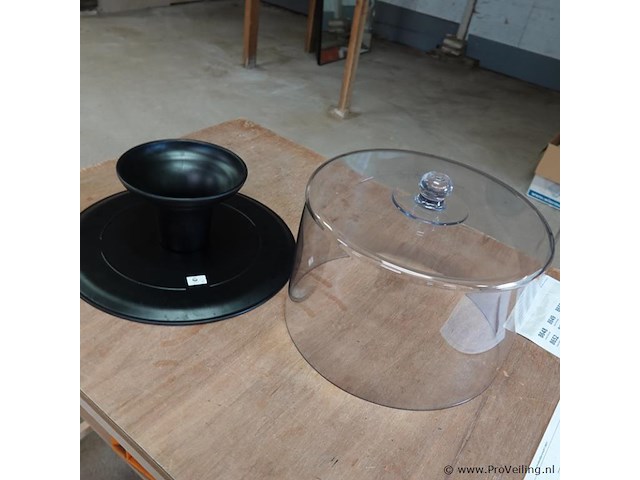 Foriria un giardino taartplateau met stolp - afbeelding 4 van  5