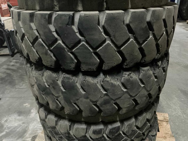Fork-lift 7.50-15 fl08 dubbellucht set voor mobiele graafmachine - afbeelding 9 van  14