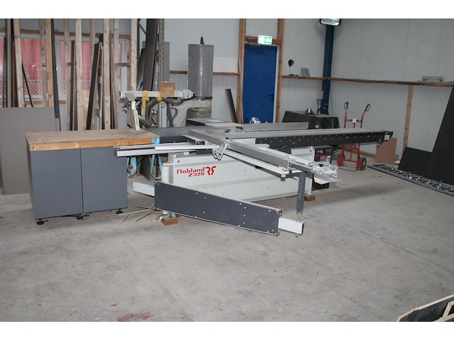 Formaatzaag robland z320 met dubbele afzuiger, digitale aflezing voor langsgeleider. bouwjaar 2002. let op!... - afbeelding 1 van  10