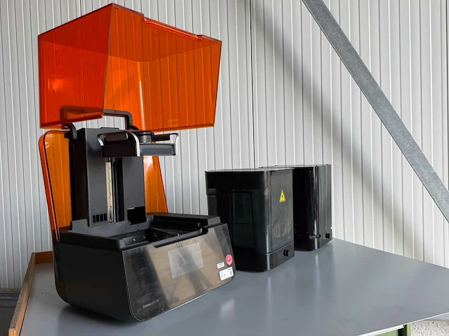 Formlabs form 3 - form wash en formcure - 3d printing machine - afbeelding 1 van  7