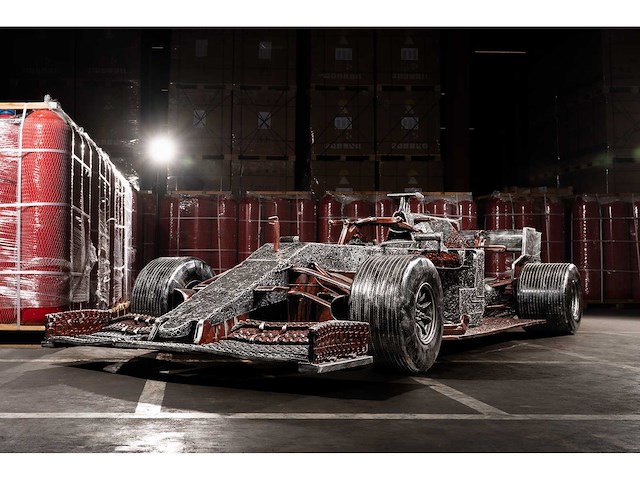Formule 1-auto van gerecycled metaal - afbeelding 1 van  12