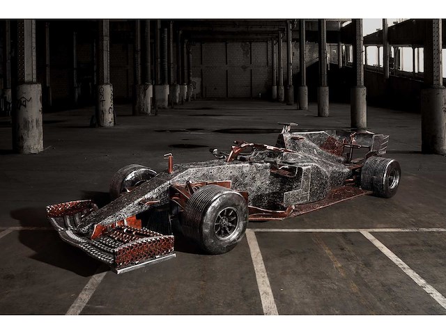 Formule 1-auto van gerecycled metaal - afbeelding 2 van  12