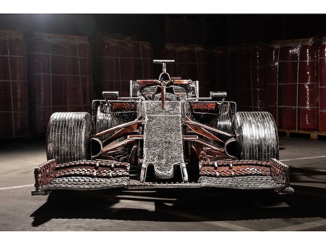 Formule 1-auto van gerecycled metaal - afbeelding 4 van  12