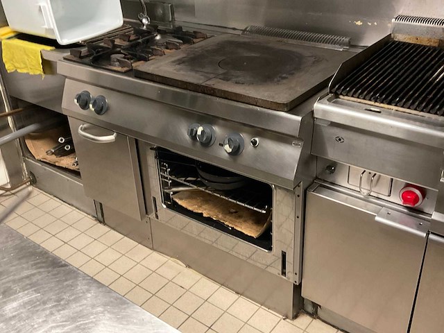 Fornuis met doorkookplaat - afbeelding 1 van  3