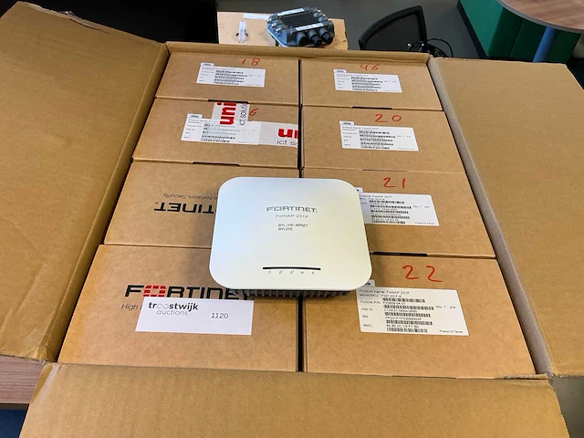 Fortinet - fortiap 231f - accesspoint (5x) - afbeelding 1 van  4