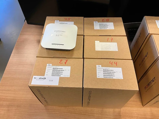 Fortinet - fortiap 231f - accesspoint (6x) - afbeelding 1 van  4