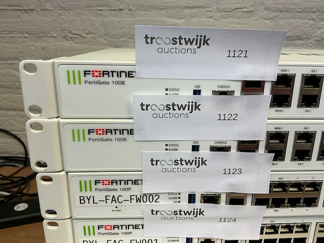 Fortinet - fortigate 100e - firewall - afbeelding 2 van  2