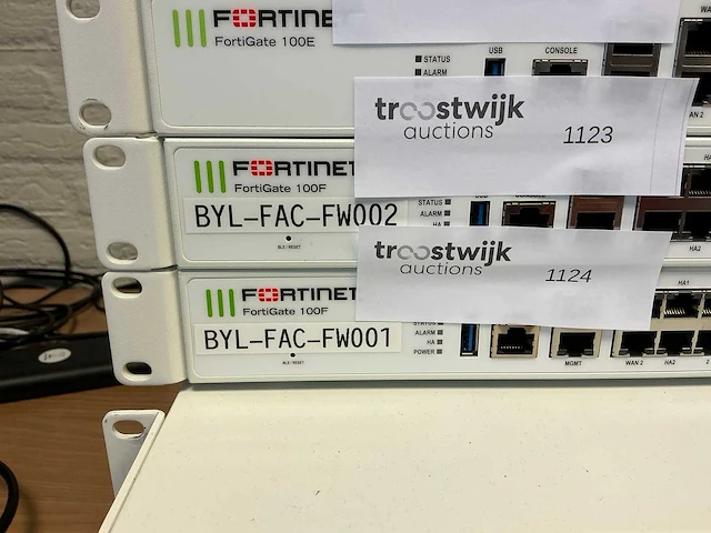 Fortinet - fortigate 100f - firewall - afbeelding 2 van  2