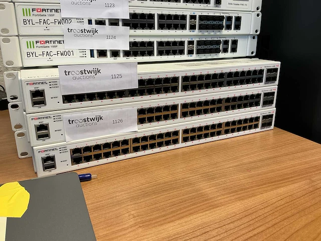 Fortinet - fortiswitch 448e-poe - switch - afbeelding 2 van  4