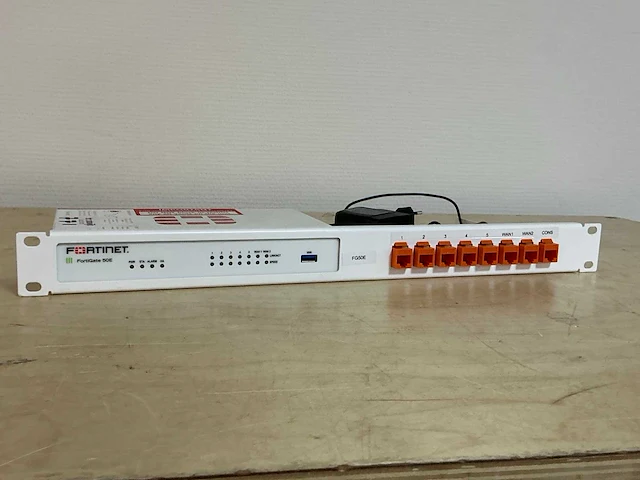 Fortinet fg-50e firewall - afbeelding 1 van  3