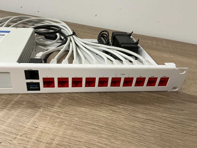 Fortinet fortigate 60f firewall - afbeelding 4 van  4