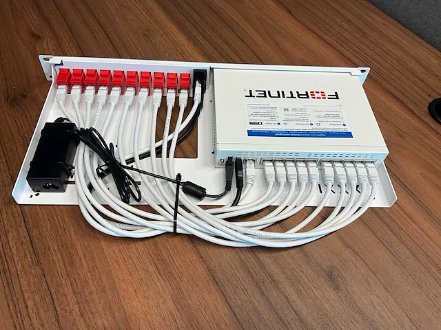 Fortinet fortigate 60f hardware-firewall (2x) - afbeelding 4 van  5