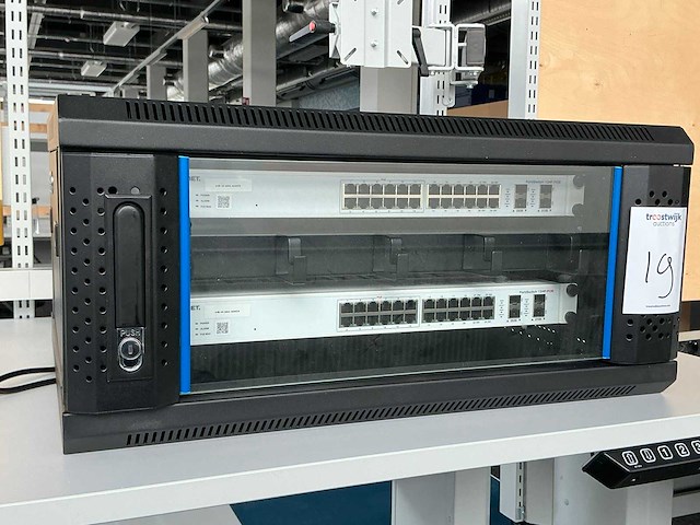 Fortinet fortiswitch 124f-poe 24-poorts gigabit switch (2x) - afbeelding 4 van  6