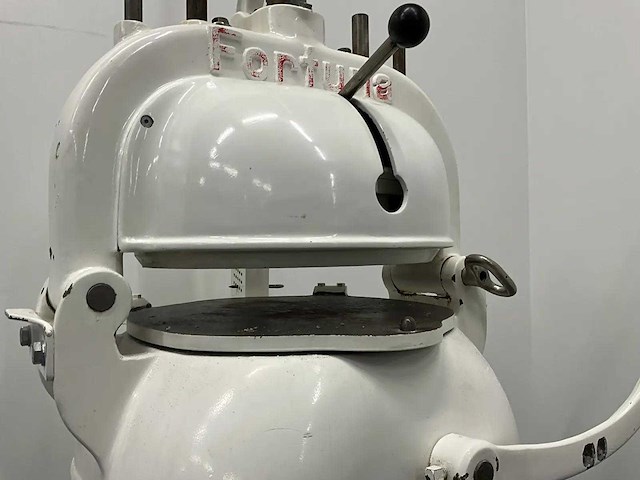 Fortuna - halfautomatische verdeel- en opbolmachine - afbeelding 5 van  7