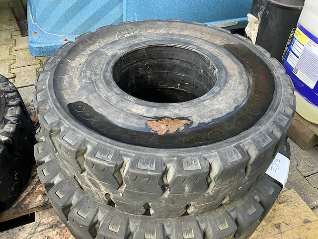 Forza volrubber heftruck bandenset - afbeelding 3 van  5