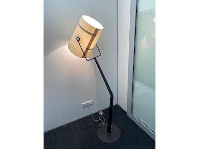 Foscarini fork terra - design vloerlamp - ivoor - dimbaar - afbeelding 2 van  11