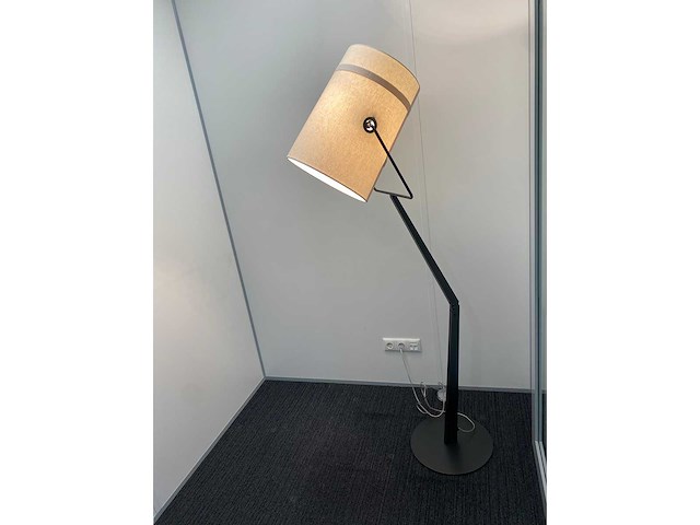 Foscarini fork terra - design vloerlamp - ivoor - dimbaar - afbeelding 7 van  11