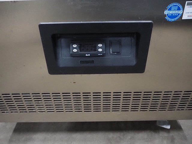 Foster - afbeelding 8 van  9