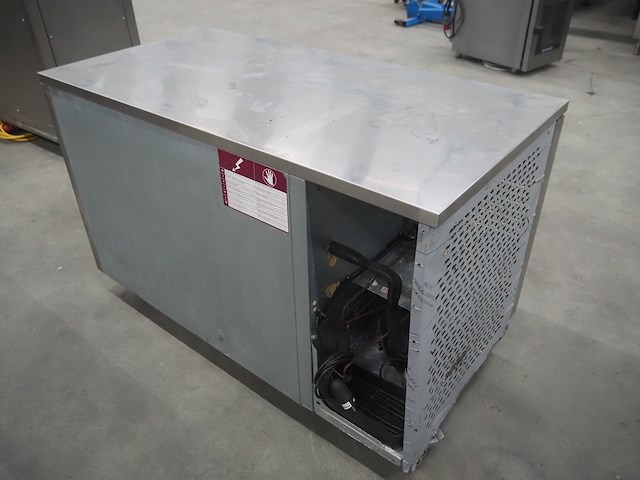 Foster - afbeelding 3 van  8