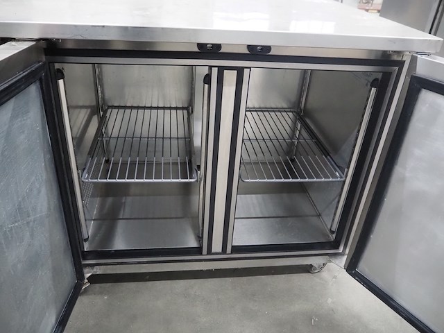 Foster - afbeelding 5 van  8