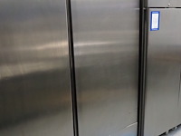 Foster - afbeelding 1 van  6