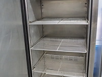 Foster - afbeelding 3 van  6