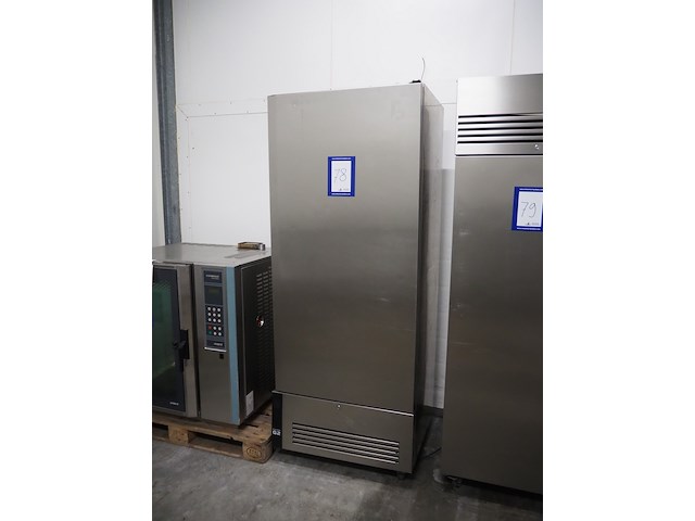 Foster - afbeelding 1 van  8