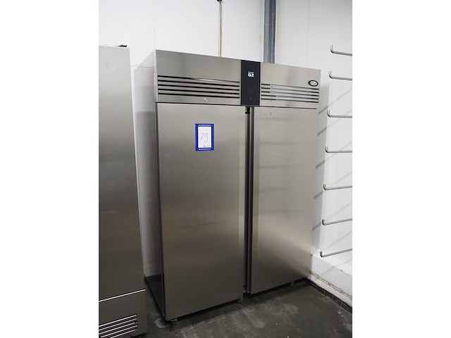 Foster - afbeelding 1 van  9