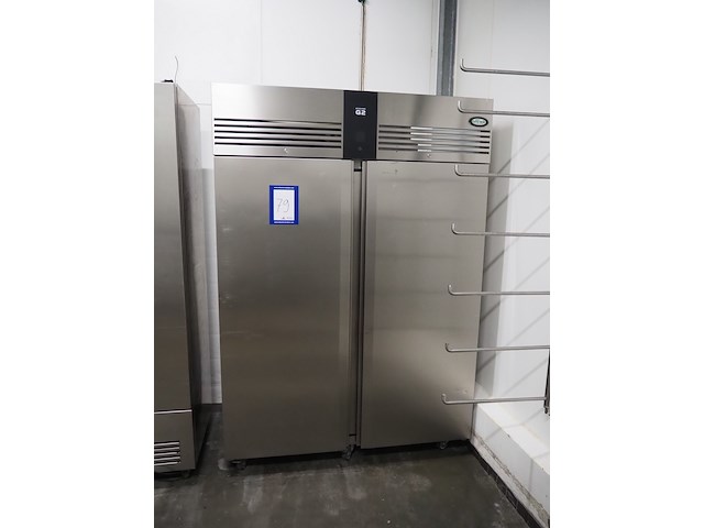 Foster - afbeelding 2 van  9