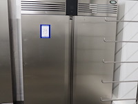 Foster - afbeelding 2 van  9