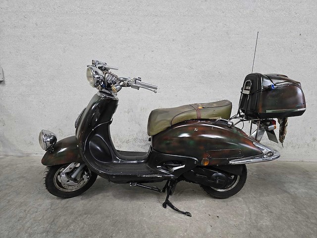 Fosti - snor scooter - grande retro - 4t 25km uitvoering moped d771gn - afbeelding 1 van  6