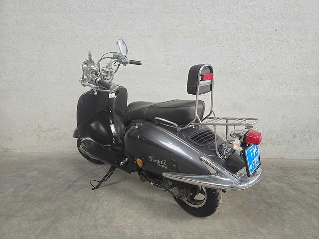 Fosti - snorscooter - retro - 4t 25km uitvoering f969kn - afbeelding 2 van  3
