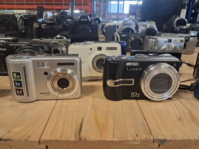 Foto camera's, samsung/nikon - afbeelding 15 van  26