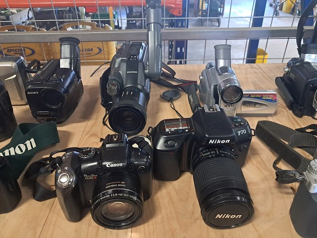 Foto camera's, samsung/nikon - afbeelding 22 van  26