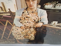 Foto in lijst, bodegom, interieur, woonwagenkamp stadskanaal, 1984 - afbeelding 4 van  7