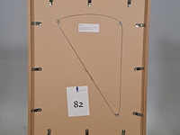 Foto in lijst, in de gang bij de kapstok in de rij voor de schoolarts - afbeelding 6 van  7