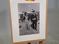 Foto in lijst, jac. de nijs/anefo, aankomst rolling stones op schiphol, 1967 - afbeelding 2 van  7