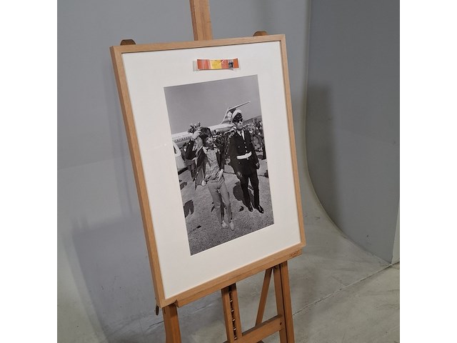 Foto in lijst, jac. de nijs/anefo, aankomst rolling stones op schiphol, 1967 - afbeelding 3 van  7