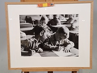 Foto in lijst, wiel van der randen, kinderen in schoolbank, 1937 - afbeelding 1 van  7
