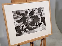 Foto in lijst, wiel van der randen, kinderen in schoolbank, 1937 - afbeelding 2 van  7