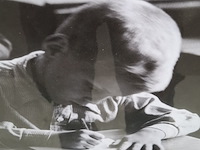 Foto in lijst, wiel van der randen, kinderen in schoolbank, 1937 - afbeelding 5 van  7