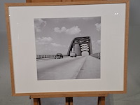 Foto in lijst, willem van de poll, brug bij vianen, 1952 - afbeelding 1 van  7