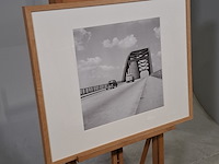 Foto in lijst, willem van de poll, brug bij vianen, 1952 - afbeelding 2 van  7