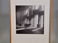 Foto in lijst, willem van de poll, paardenkoets bij het centraal station van milaan, 1936 - afbeelding 1 van  7