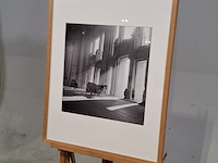 Foto in lijst, willem van de poll, paardenkoets bij het centraal station van milaan, 1936 - afbeelding 3 van  7
